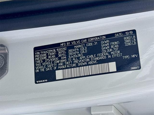 Photo of 2020 Crystal White Metallic Volvo XC90