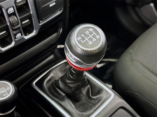 Photo of 2020 Billet Silver Clearcoat Metallic Jeep Gladiator