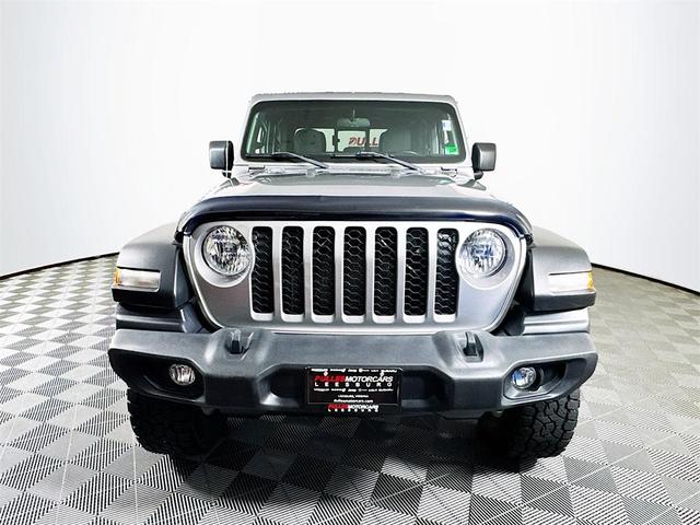 Photo of 2020 Billet Silver Clearcoat Metallic Jeep Gladiator