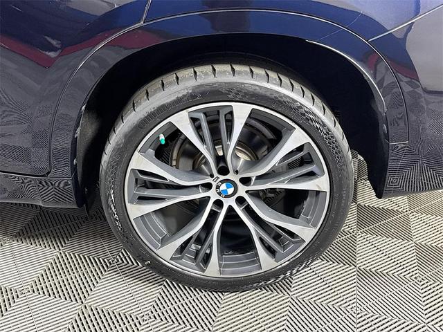 Photo of 2019 Carbon Black Metallic BMW X6