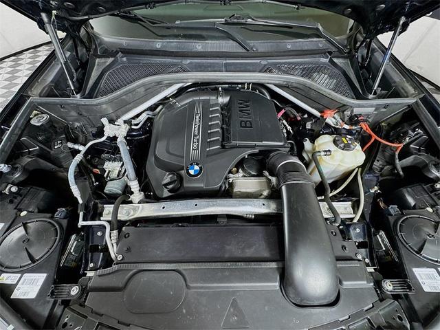 Photo of 2019 Carbon Black Metallic BMW X6