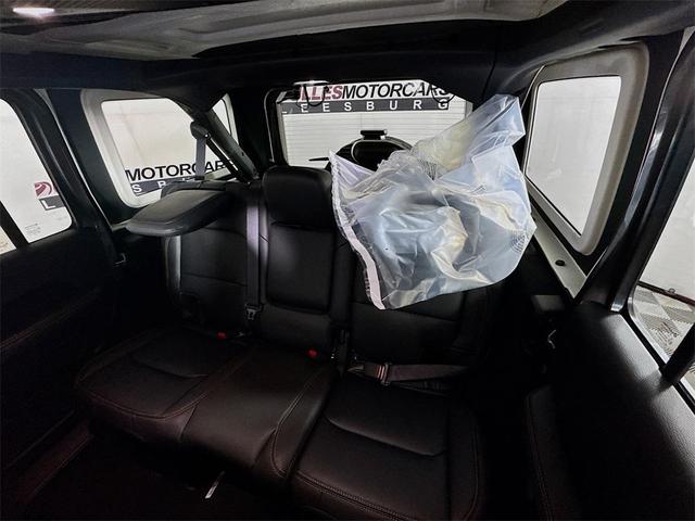 Photo of 2025 Granite Crystal Clearcoat Metallic Jeep Wrangler