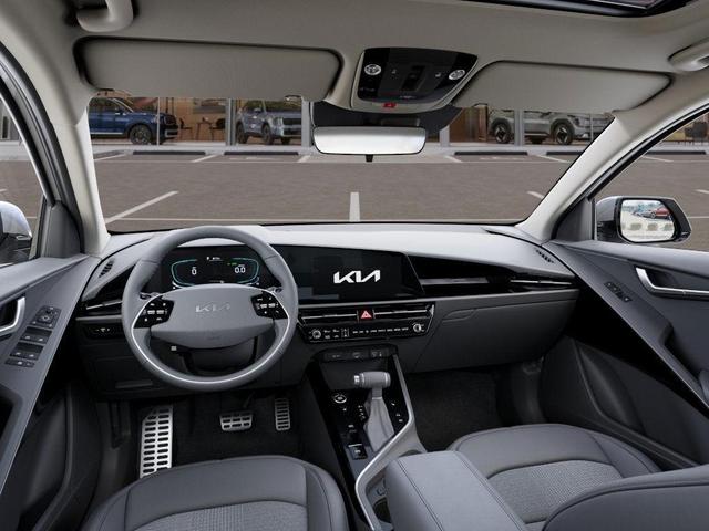 Photo of 2025 Snow White Pearl Kia Niro