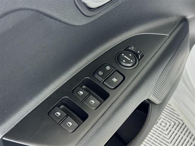 Photo of 2023 Silky Silver Kia Rio