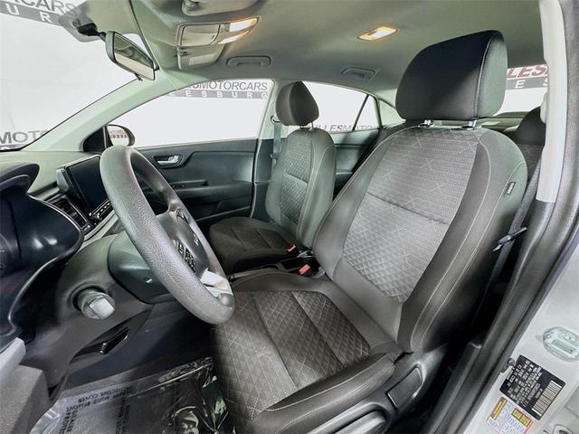 Photo of 2023 Silky Silver Kia Rio
