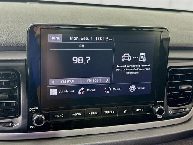 Photo of 2023 Silky Silver Kia Rio