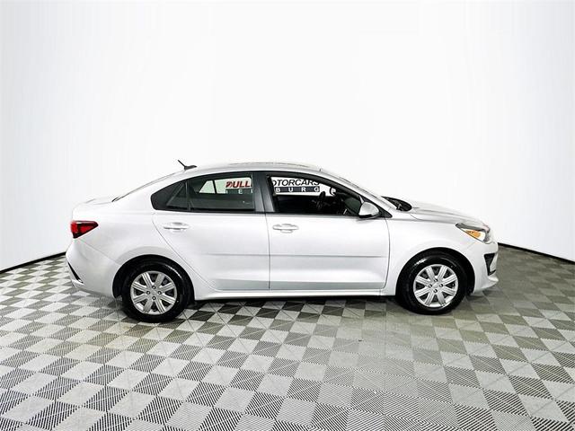 Photo of 2023 Silky Silver Kia Rio