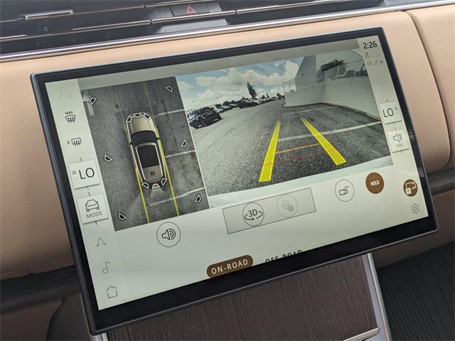 Photo of 2025 White Land Rover Range Rover