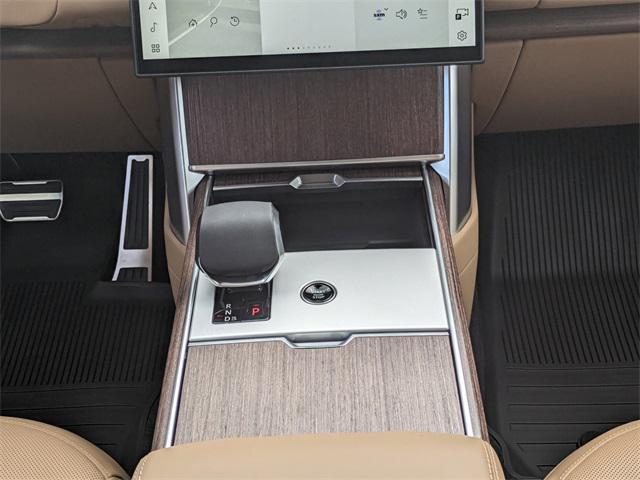 Photo of 2025 White Land Rover Range Rover
