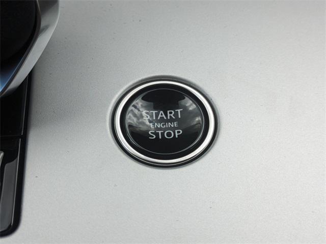 Photo of 2025 White Land Rover Range Rover
