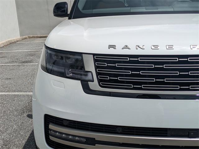 Photo of 2025 White Land Rover Range Rover