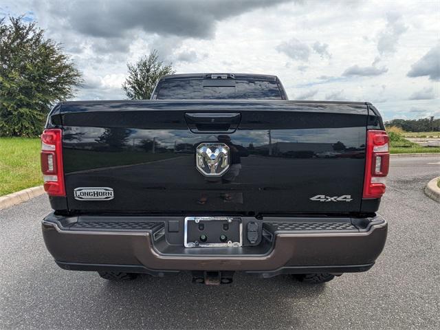 Photo of 2024 Diamond Black Crystal Pearlcoat RAM 2500