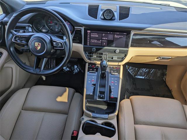 Photo of 2022 White Porsche Macan