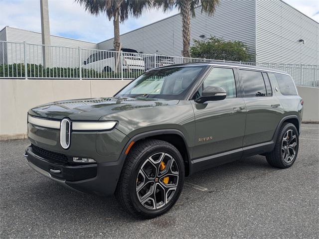 Photo of 2023 Launch Green Rivian R1S