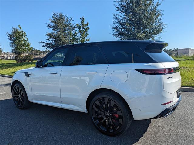 Photo of 2025 White Pearl Land Rover Range Rover Sport