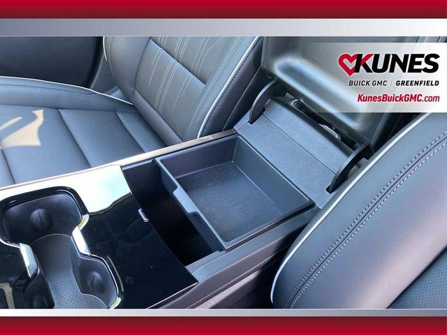 Photo of 2026 iridescent white tricoat Buick Enclave