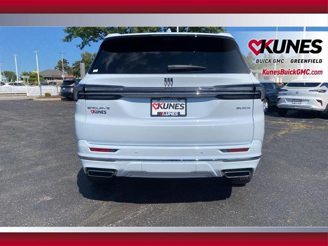 Photo of 2026 iridescent white tricoat Buick Enclave