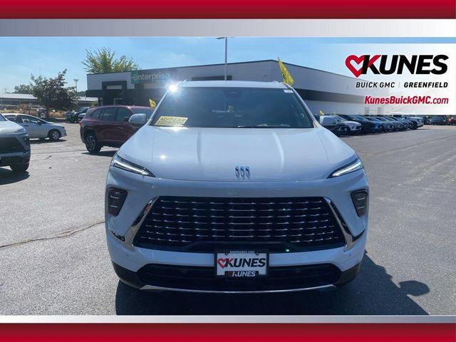Photo of 2026 iridescent white tricoat Buick Enclave