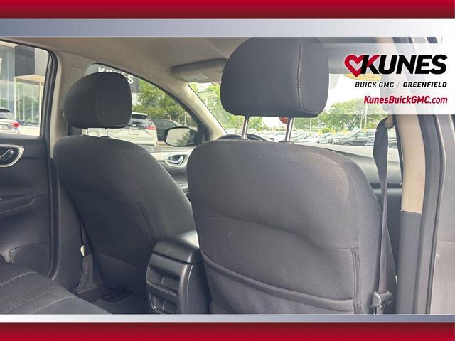 Photo of 2015 Gun Metallic Nissan Sentra
