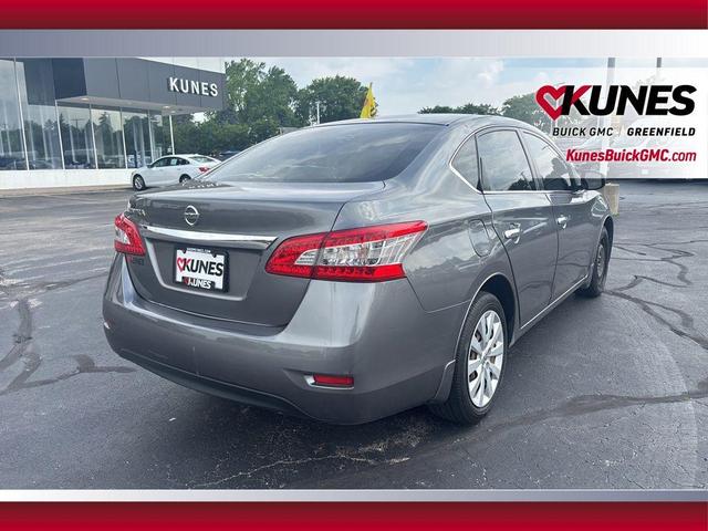 Photo of 2015 Gun Metallic Nissan Sentra