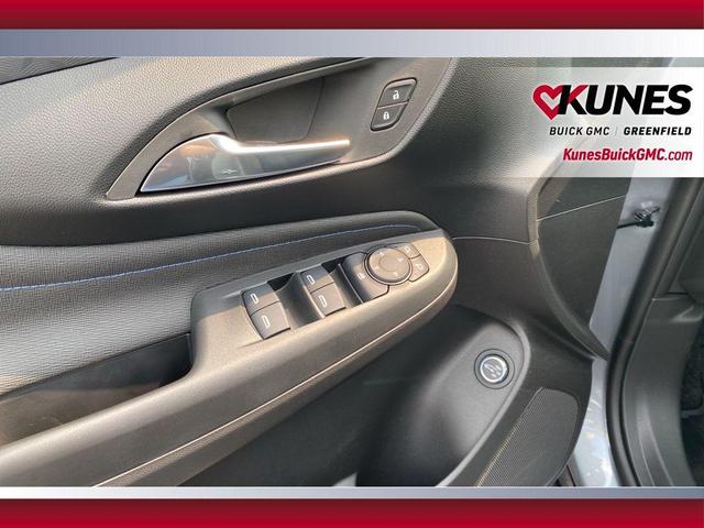 Photo of 2025 Gray Metallic Buick Envista