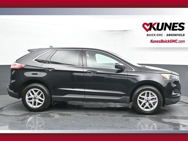 Photo of 2023 Black Metallic Ford Edge