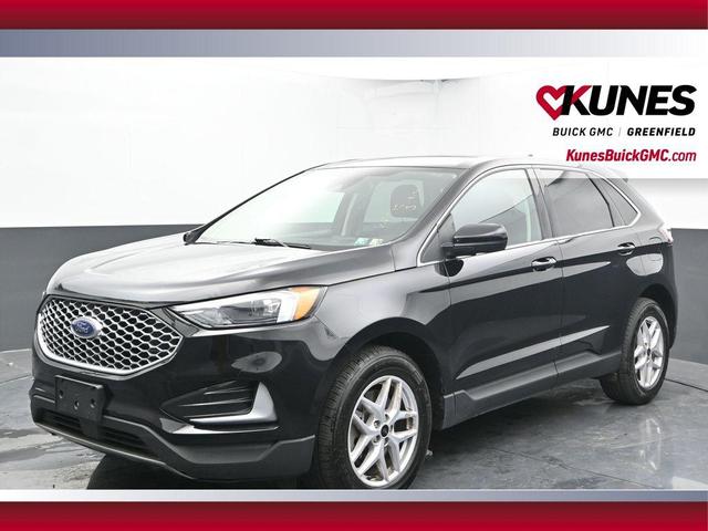 Photo of 2023 Black Metallic Ford Edge
