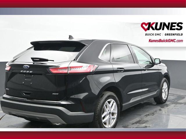 Photo of 2023 Black Metallic Ford Edge