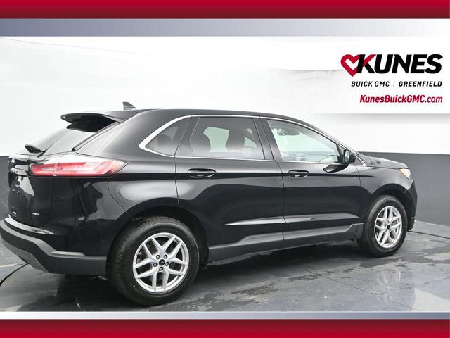 Photo of 2023 Black Metallic Ford Edge