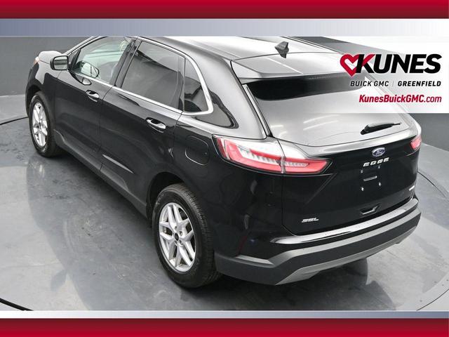 Photo of 2023 Black Metallic Ford Edge
