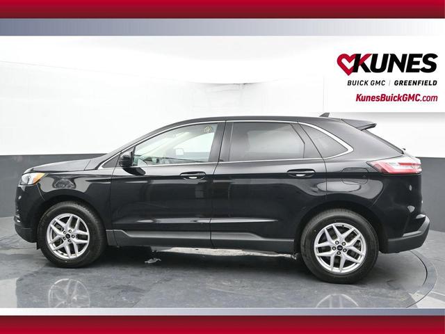 Photo of 2023 Black Metallic Ford Edge