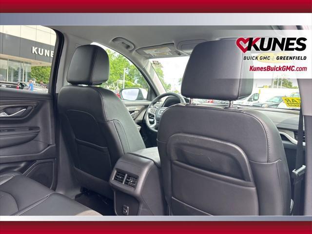 Photo of 2024 Summit White GMC Terrain