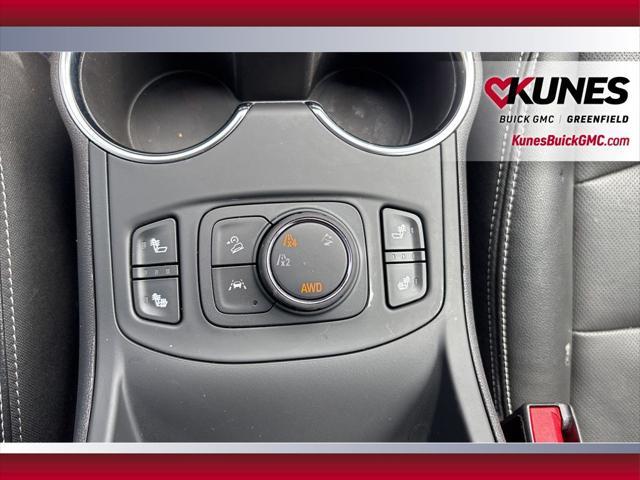 Photo of 2024 Summit White GMC Terrain