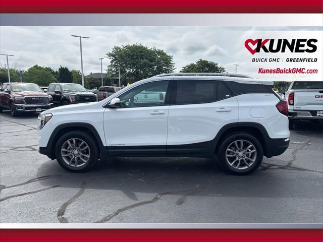 Photo of 2024 Summit White GMC Terrain