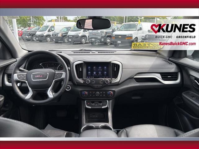 Photo of 2024 Summit White GMC Terrain