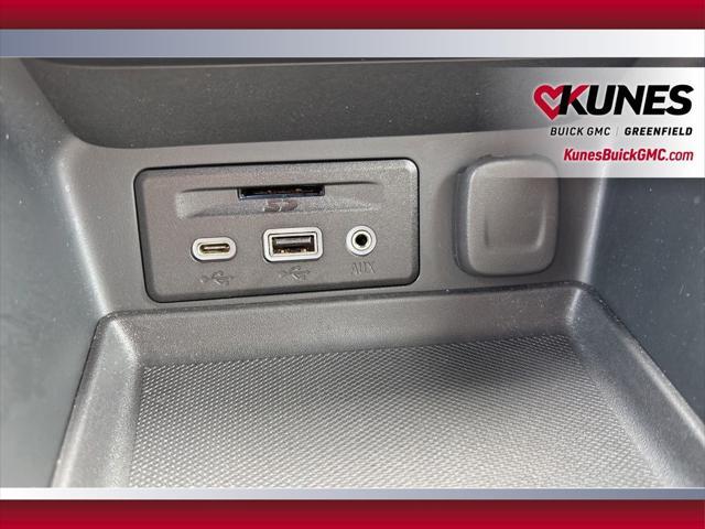 Photo of 2024 Summit White GMC Terrain