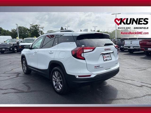 Photo of 2024 Summit White GMC Terrain