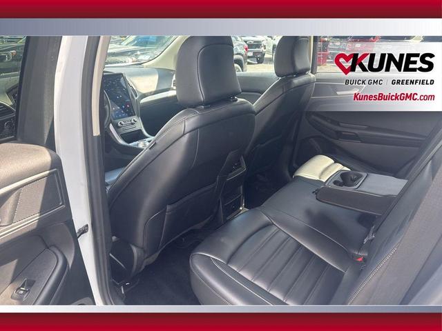 Photo of 2024 Oxford White Ford Edge