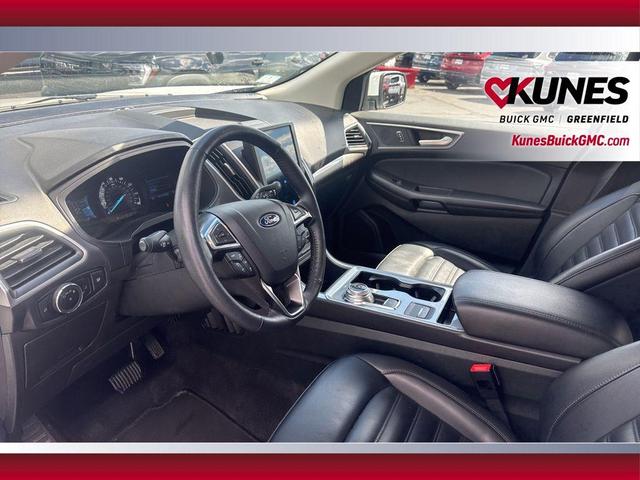 Photo of 2024 Oxford White Ford Edge