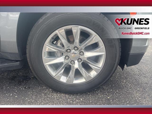 Photo of 2023 Sterling Gray Metallic Chevrolet Suburban