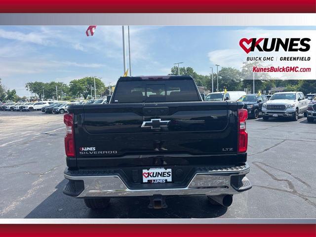 Photo of 2024 Black Chevrolet Silverado 2500