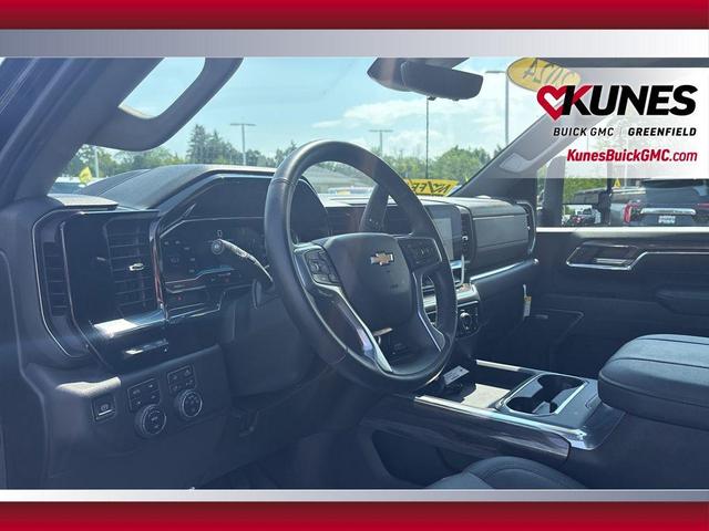 Photo of 2024 Black Chevrolet Silverado 2500