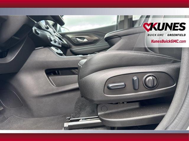 Photo of 2024 Summit White GMC Terrain