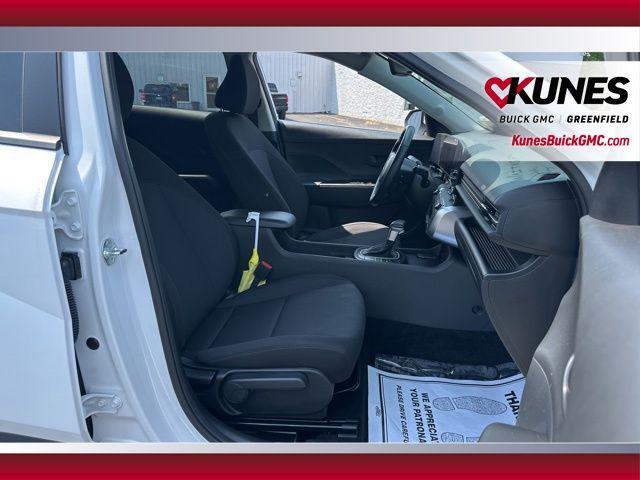 Photo of 2025 Atlas White Hyundai KONA