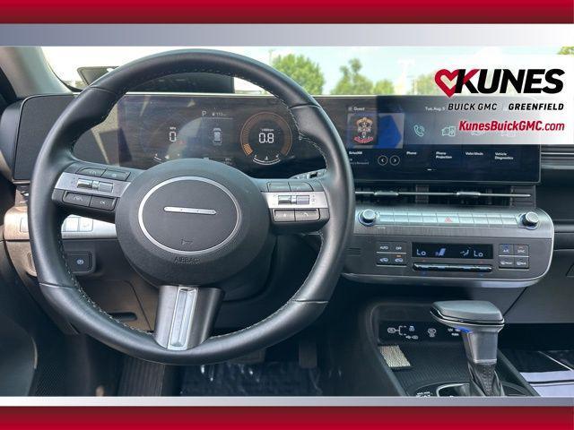 Photo of 2025 Atlas White Hyundai KONA