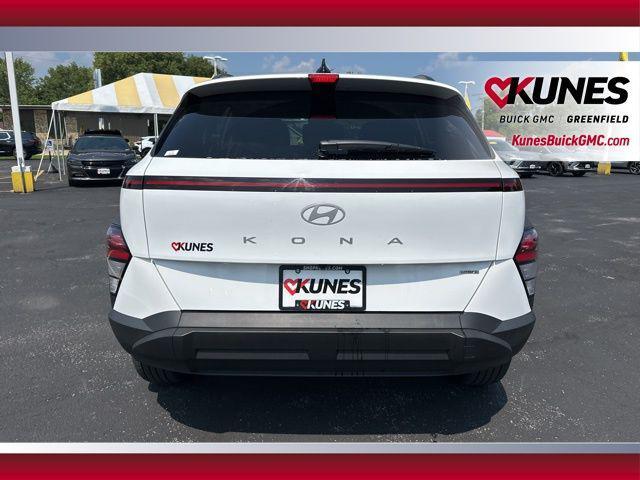 Photo of 2025 Atlas White Hyundai KONA