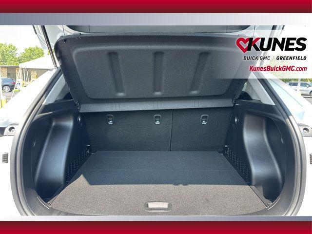 Photo of 2025 Atlas White Hyundai KONA