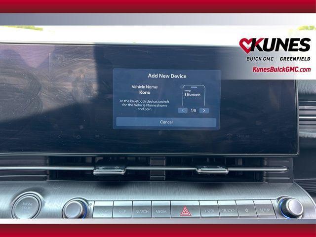Photo of 2025 Atlas White Hyundai KONA