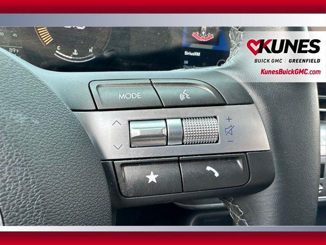 Photo of 2025 Atlas White Hyundai KONA