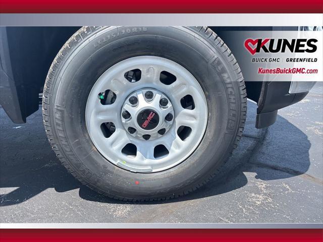 Photo of 2025 Summit White GMC Sierra 3500